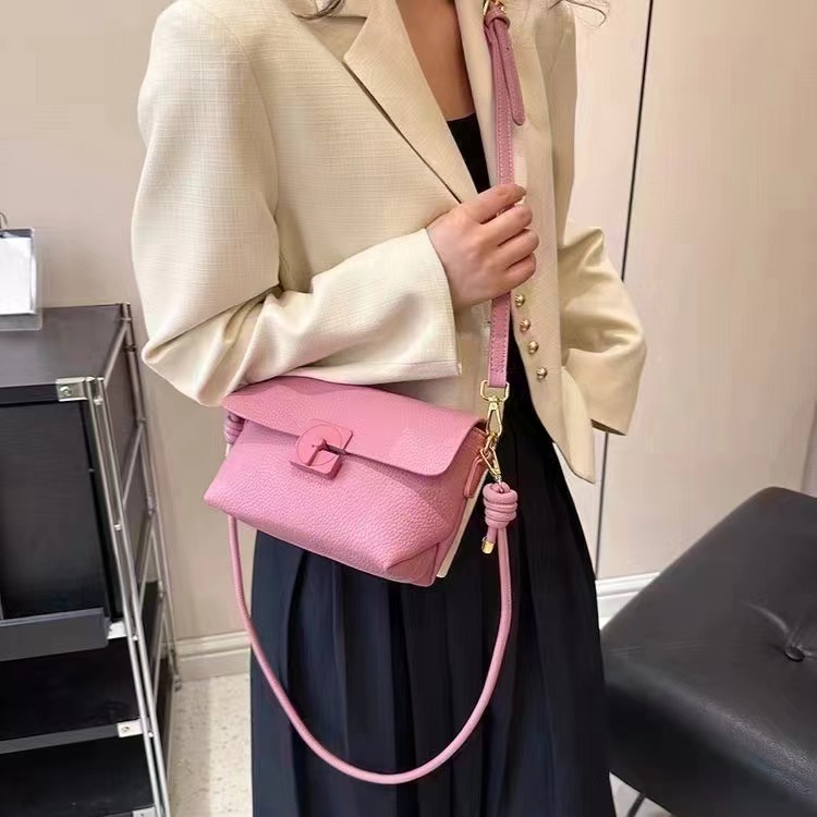 Fashionable versatile casual single shoulder bag