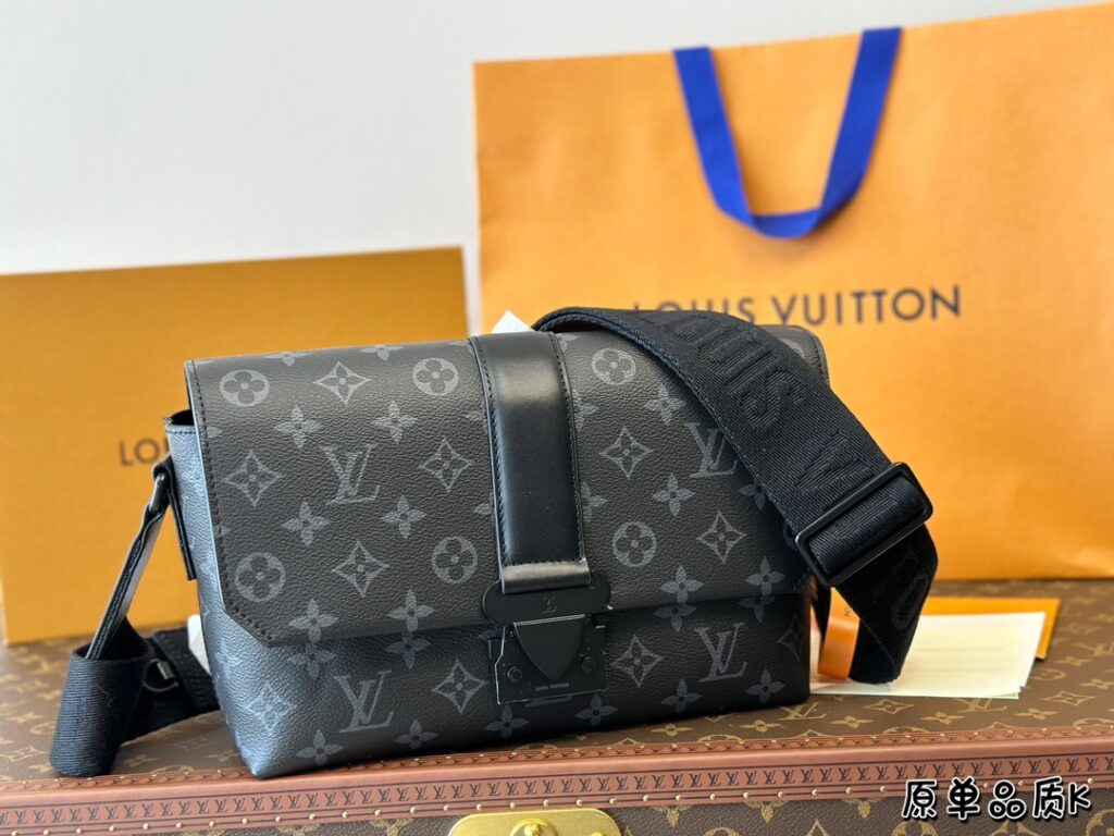 LVS Cape黑花上身展示2023款Lv新款上市啦Monogram系列 黑花 S-cape