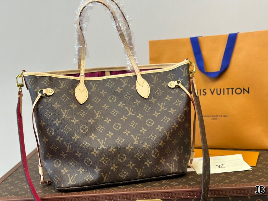 LV Neverfull购物袋
