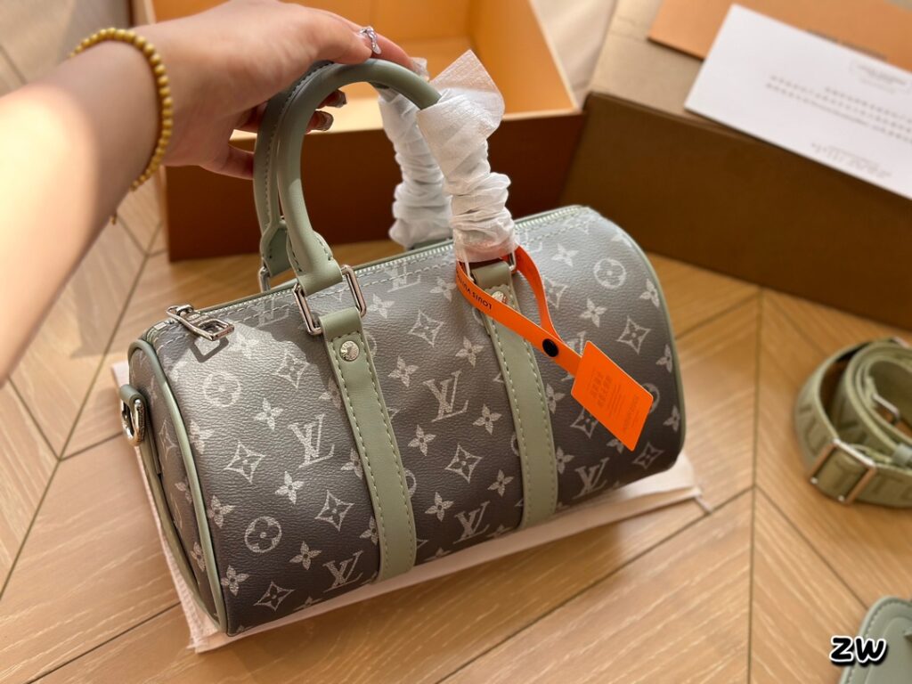 Lvkeepall pillow bag  2023 new model  Can be carried by hand / Can be worn cross-body  Size: 25cm, suitable for both men and women