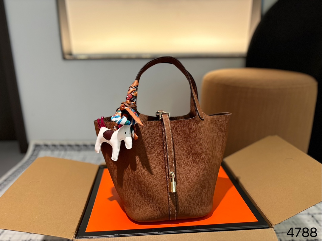 Top-grain cowhide | Hermès Picotin22 basket bag, color random and non-selectable, with pebble texture! Comparable to the version sold at boutiques. Size: 22