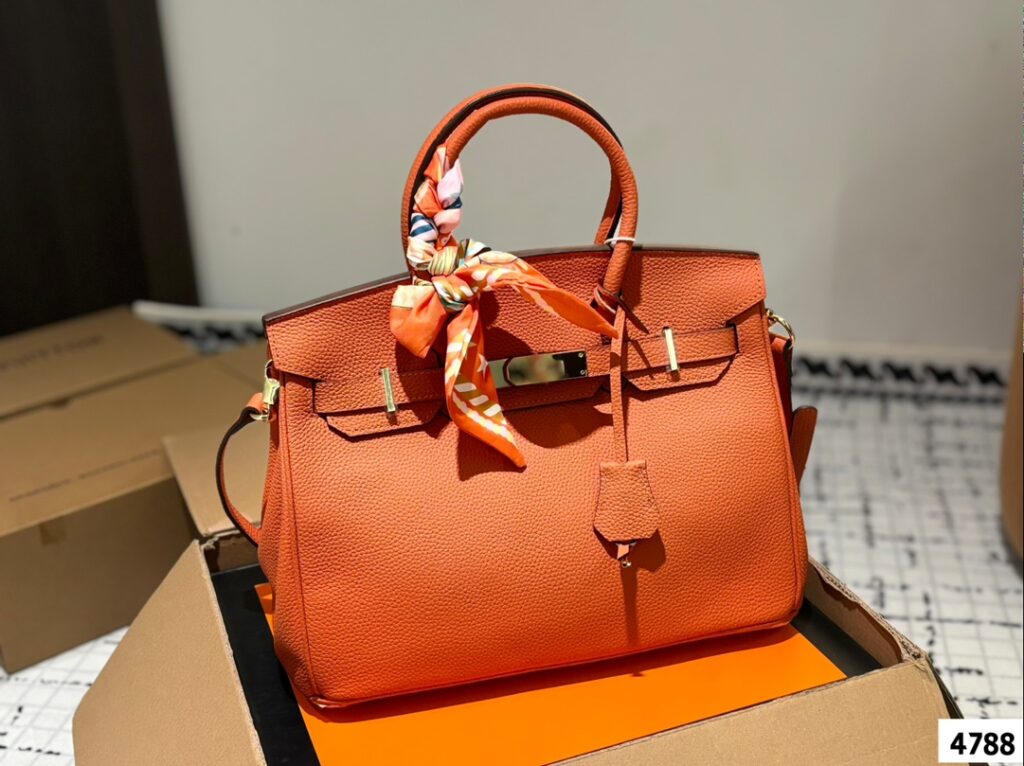 A cool and beautiful Hermès Platinum Rock bag, size: large 30 x 24