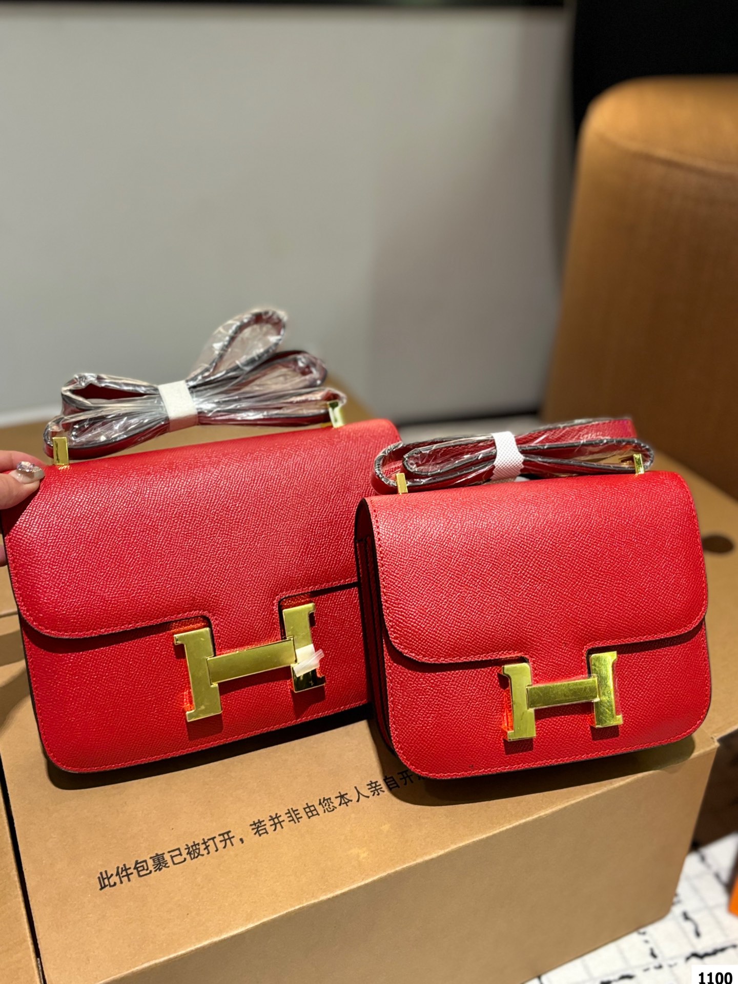 H family Hermes Constance bag! Constance Hermes flight attendant bag ⚠ genuine leather! Size: large 23cm small 19cm