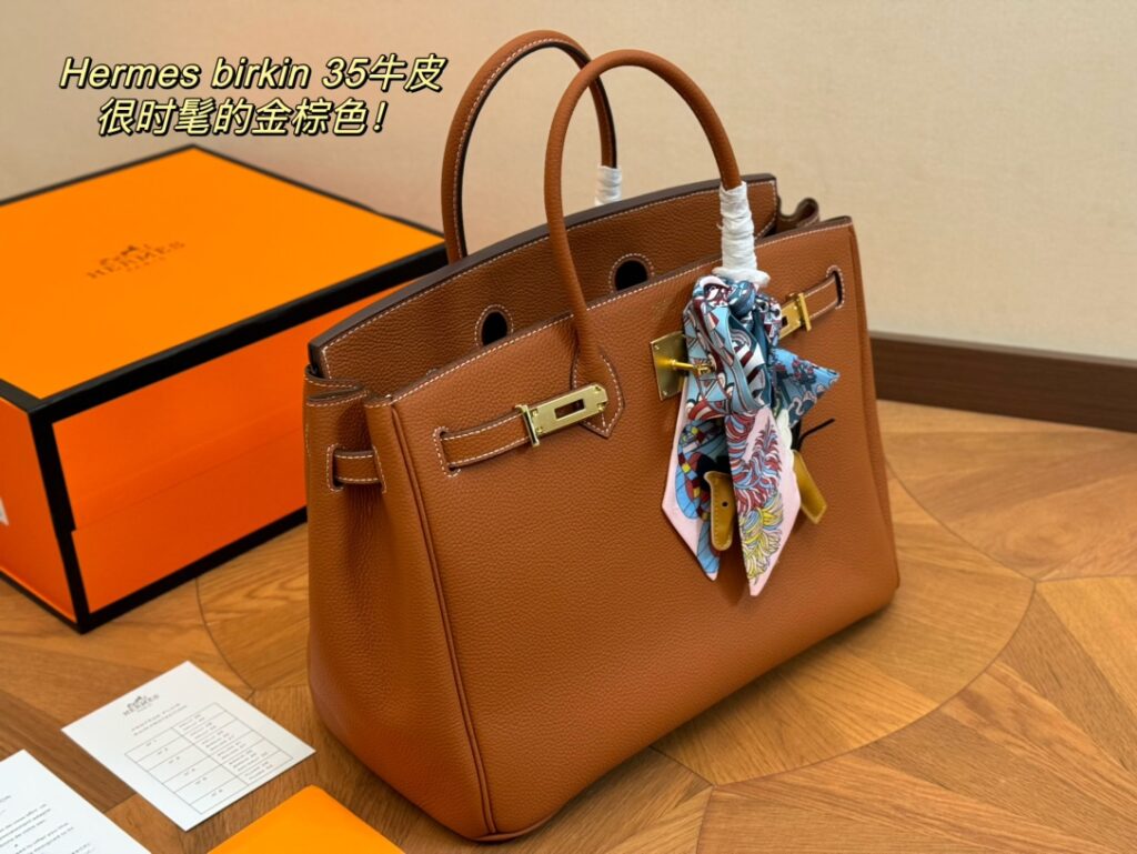 The season for carrying platinum bags is here. Authentic Hermes Bk35, size 35cm.