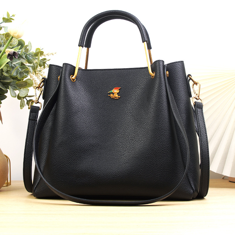 Bucket bag, women’s high-end sense, large capacity, simple soft leather, women’s handbag, versatile temperament, one shoulder tote bag